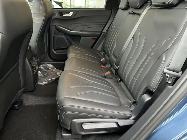 Ford Kuga 2.5 PHEV Vignale 2WD blue