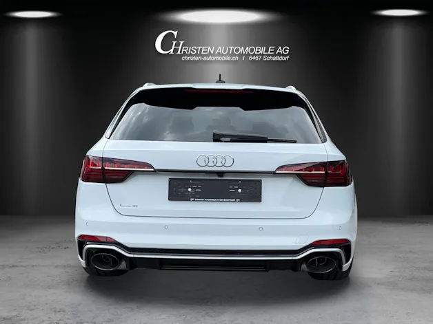 Audi RS4 Avant quattro tiptronic