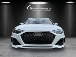 Audi RS4 Avant quattro tiptronic