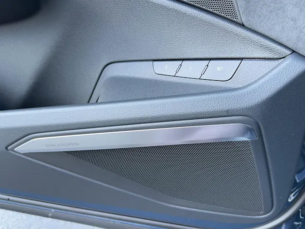 Audi Q8 50 e-tron S line quattro
