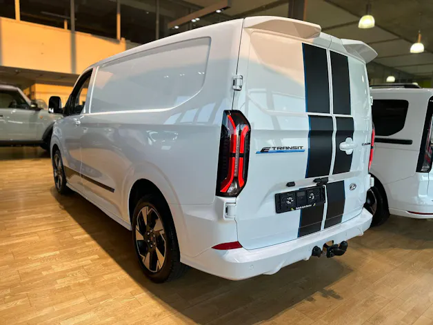 Ford Transit Custom Van 320 L1H1 82,5kWh Sport