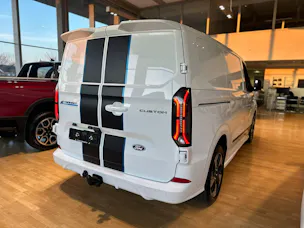 Ford Transit Custom Van 320 L1H1 82,5kWh Sport