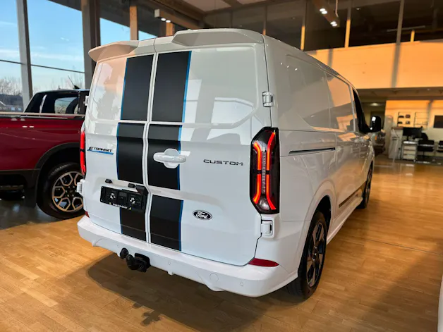 Ford Transit Custom Van 320 L1H1 82,5kWh Sport