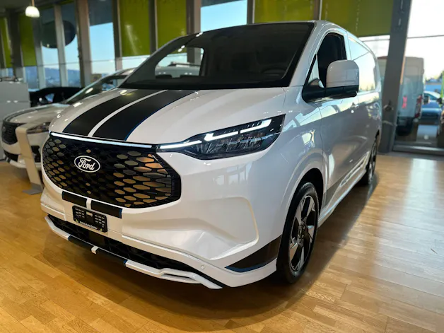 Ford Transit Custom Van 320 L1H1 82,5kWh Sport