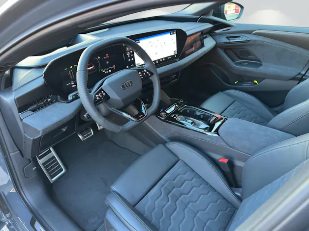 Audi A6 Avant e-tron quattro