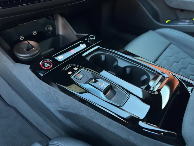 Audi A6 Avant e-tron quattro