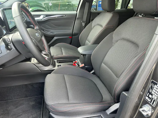 Ford Focus 1.0 MHEV ST-Line Automat Kombi