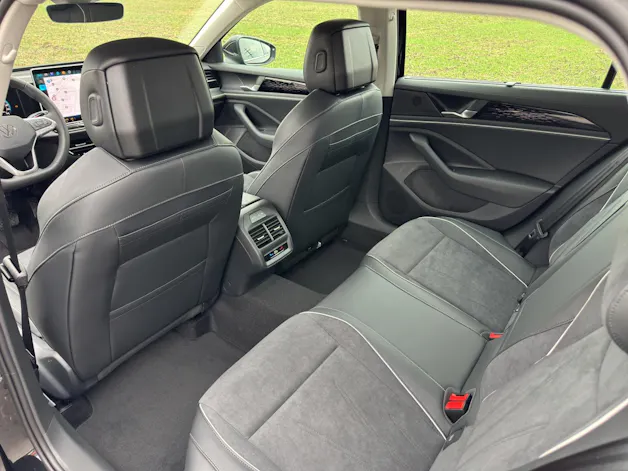 VW Passat Variant 2.0 TDI evo Elegance DSG