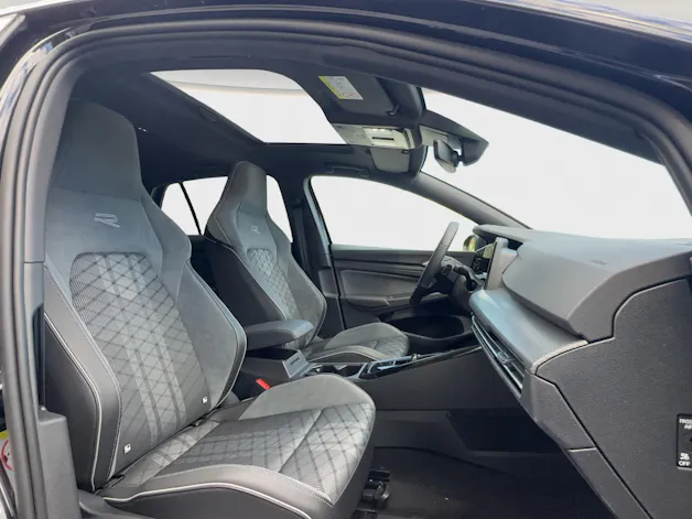 VW Golf 1.5 eTSI mHEV ACT R-Line DSG