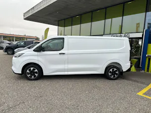 Ford Transit Custom Van PHEV 320 L2H1 Trend Automat