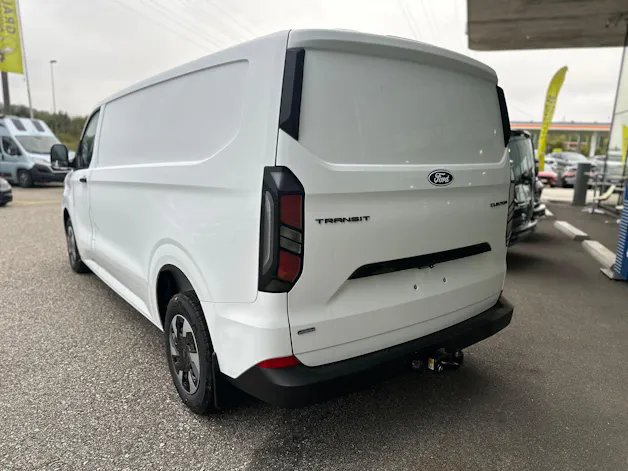 Ford Transit Custom Van PHEV 320 L2H1 Trend Automat