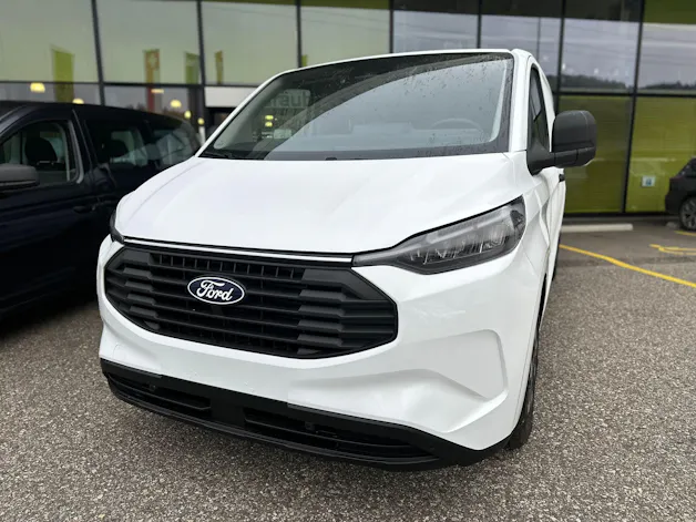 Ford Transit Custom Van PHEV 320 L2H1 Trend Automat
