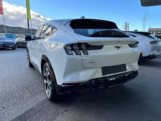Ford Mustang MACH-E Premium AWD 75 kWh 0.99% Leasing