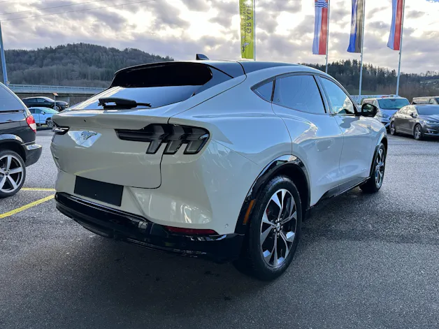 Ford Mustang MACH-E Premium AWD 75 kWh 0.99% Leasing