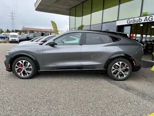 FORD Mustang MACH-E Premium AWD 75 kWh 0.99% Leasing in Verbindung mit Ford Baloise Versicherung für 1 Jahr