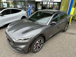 FORD Mustang MACH-E Premium AWD 75 kWh 0.99% Leasing in Verbindung mit Ford Baloise Versicherung für 1 Jahr
