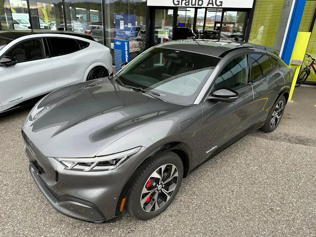 FORD Mustang MACH-E Premium AWD 75 kWh 0.99% Leasing in Verbindung mit Ford Baloise Versicherung für 1 Jahr