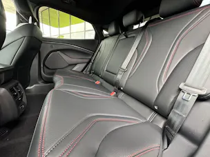 FORD Mustang MACH-E Premium AWD 75 kWh 0.99% Leasing in Verbindung mit Ford Baloise Versicherung für 1 Jahr