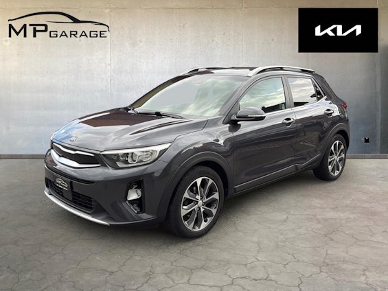 First vehicle image