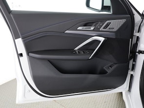 Vehicle image BMW X1 23i xDrive paddles