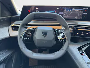 Peugeot 5008 1.2 Hybrid Allure Premium