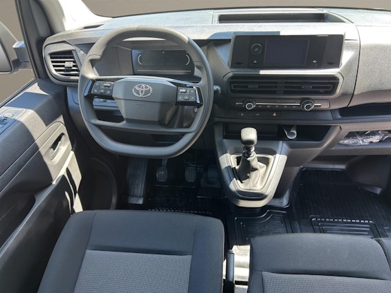 Vehicle image 13 Vehicle image 13