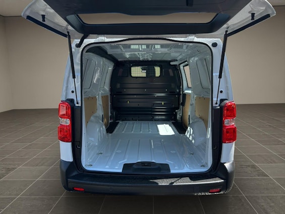 Vehicle image 14 Vehicle image 14