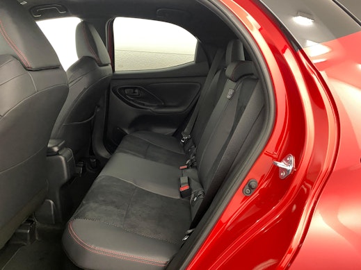 TOYOTA Yaris 1.5 VVT-i HSD GR Sport 2