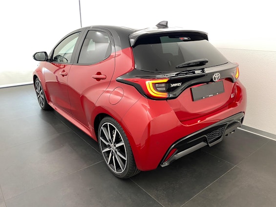 Vehicle image 6