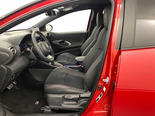 TOYOTA Yaris 1.5 VVT-i HSD GR Sport 1