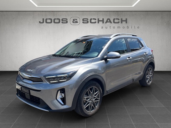 First vehicle image