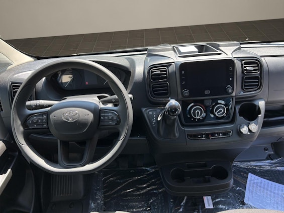 Vehicle image 13 Vehicle image 13