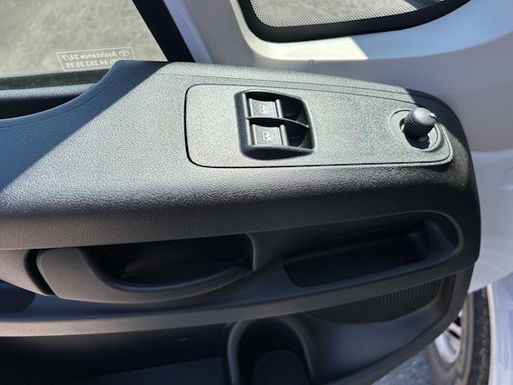 Vehicle image 8 Vehicle image 8