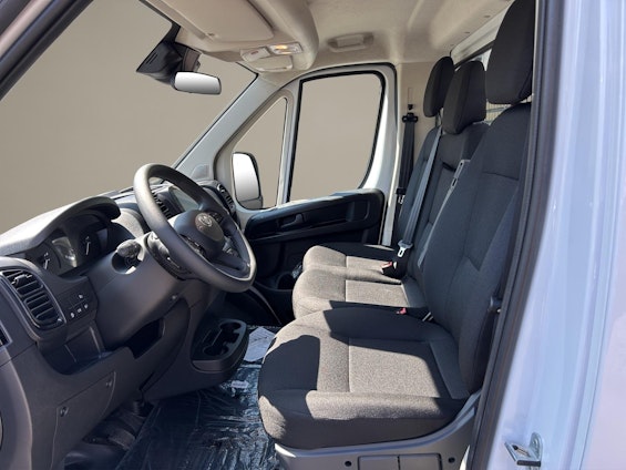 Vehicle image 9 Vehicle image 9