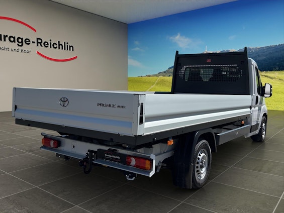 Vehicle image 4 Vehicle image 4