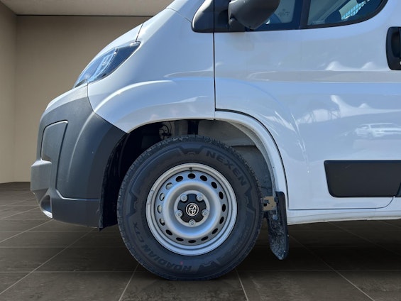 Vehicle image 15 Vehicle image 15