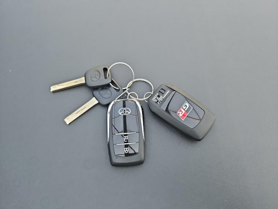Vehicle image 14