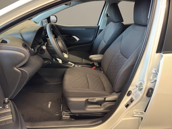 Vehicle image 8