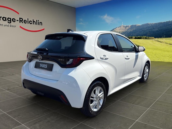 Vehicle image 4 Vehicle image 4