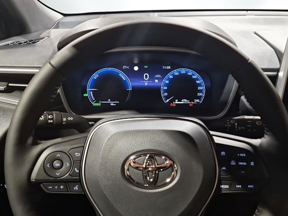 Vehicle image 12