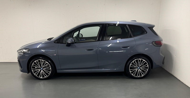Vehicle image BMW 2 SERIES