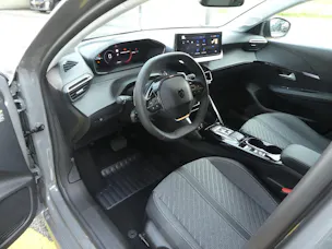 Peugeot 208 1.2 Hybrid Allure Premium Bern Edition