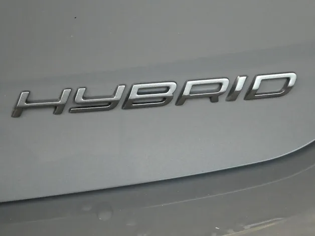 Peugeot 208 1.2 Hybrid Allure Premium Bern Edition