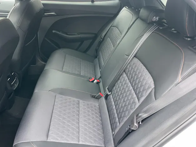 MG 3 1.5 Hybrid Luxury