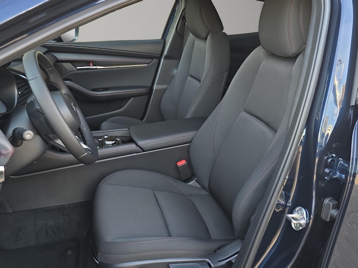 Vehicle image MAZDA 3