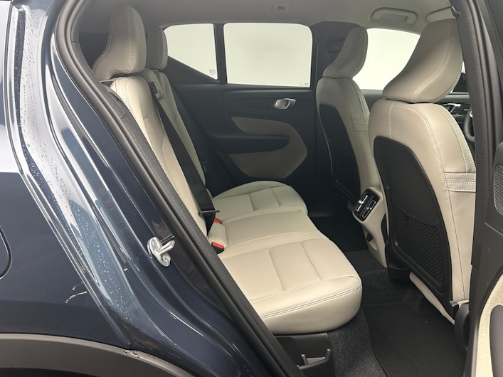 Vehicle image VOLVO XC40