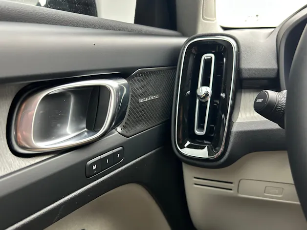 Volvo XC40 2.0 B4 MH Plus Dark