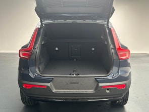 Vehicle image VOLVO XC40 2.0 B4 MH Plus Dark