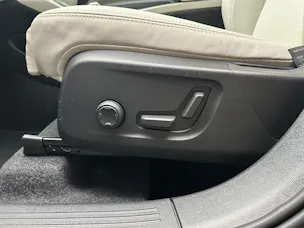 Volvo XC40 2.0 B4 MH Plus Dark