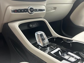 Vehicle image VOLVO XC40 2.0 B4 MH Plus Dark